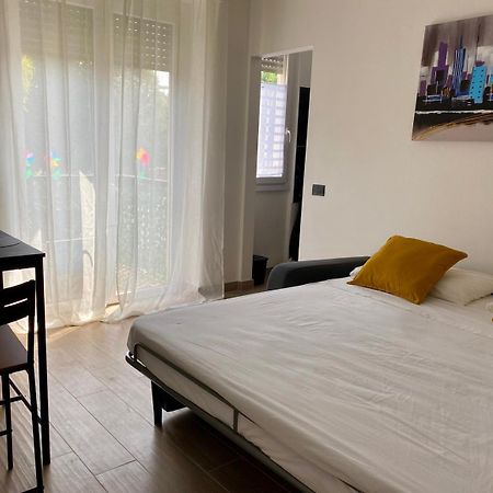 Moderno Ed Elegante Loft Con Balcone Lägenhet Milano Exteriör bild