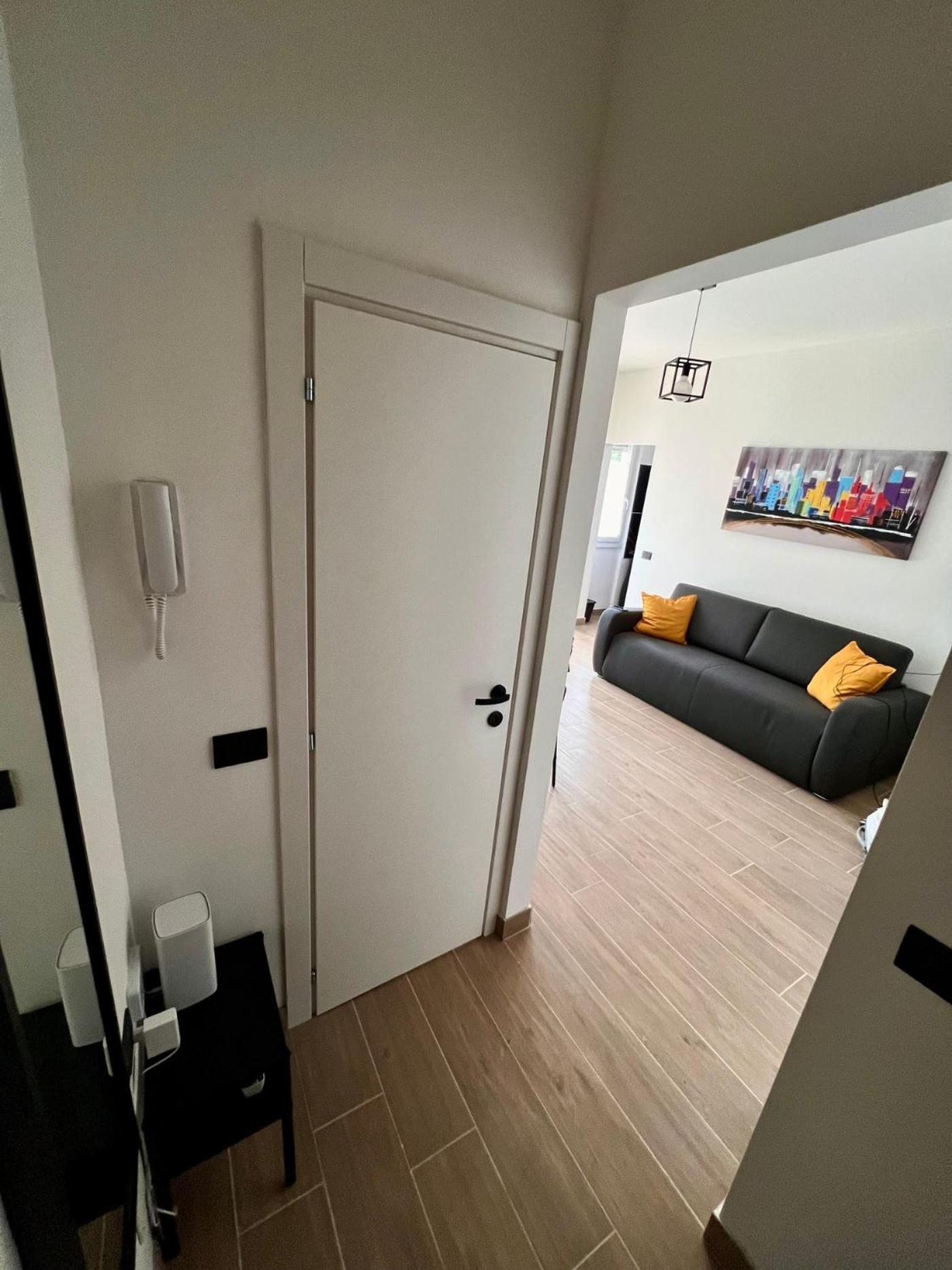 Moderno Ed Elegante Loft Con Balcone Lägenhet Milano Exteriör bild
