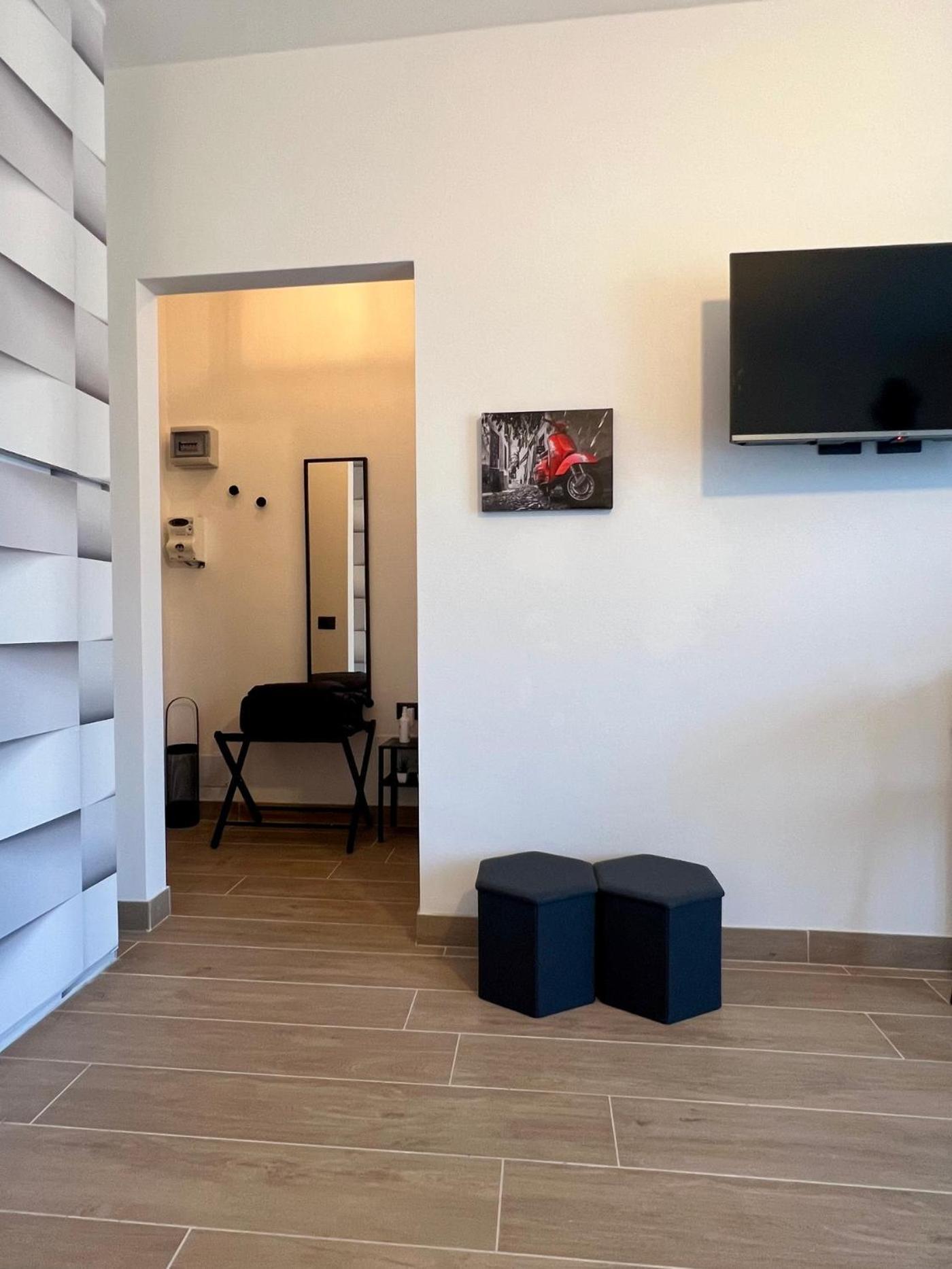 Moderno Ed Elegante Loft Con Balcone Lägenhet Milano Exteriör bild