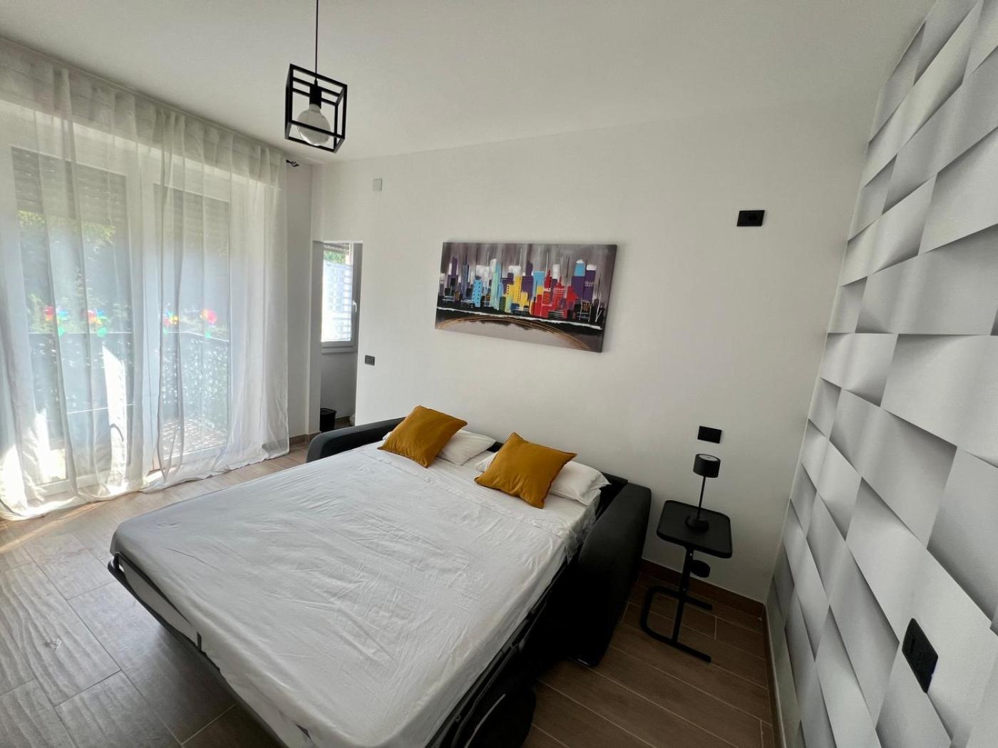 Moderno Ed Elegante Loft Con Balcone Lägenhet Milano Exteriör bild