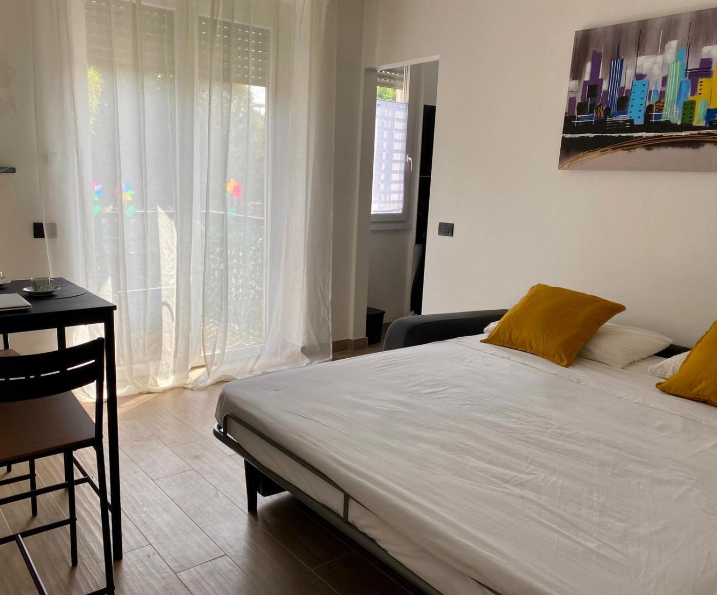 Moderno Ed Elegante Loft Con Balcone Lägenhet Milano Exteriör bild